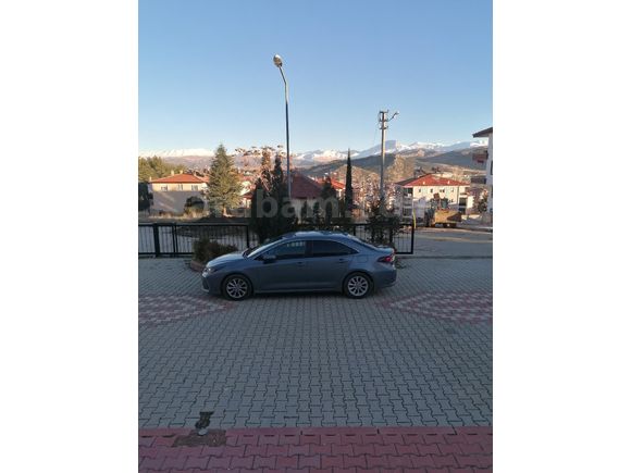 Servis bakımlı öğretmenden Toyota Corolla
