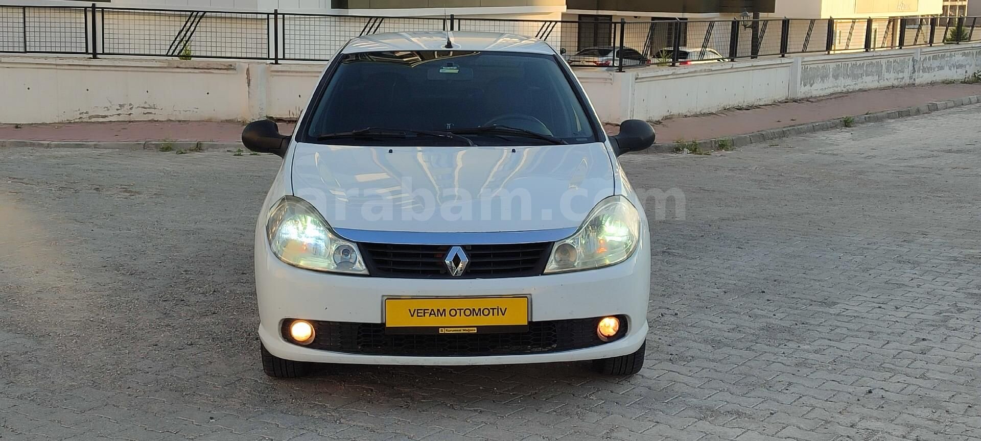 Galeriden Renault Symbol 1.5 dCi Authentique 2011 Model Şanlıurfa 294.000 km Beyaz 2