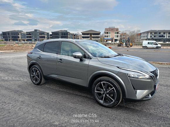 Sahibinden Nissan Qashqai 1.3 DIG-T Sky Pack 2023 Model Çanakkale 26500 km Gri (metalik)