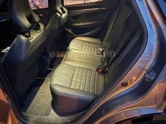 Sahibinden Renault Megane E-Tech Iconic 2023  Boyasız Değişensiz