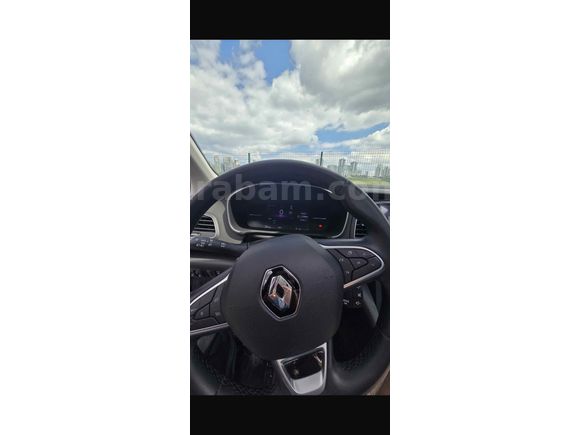 Sahibinden Renault Megane 1.3 TCe Icon 2024 Model 