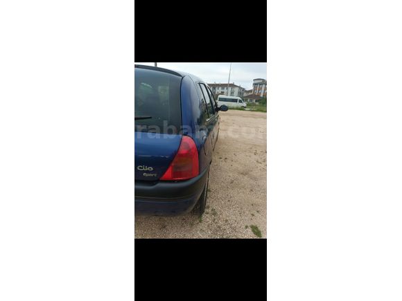 Sahibinden Yakıt Cimrisi Renault Clio 1.4 RTA 2000 Model