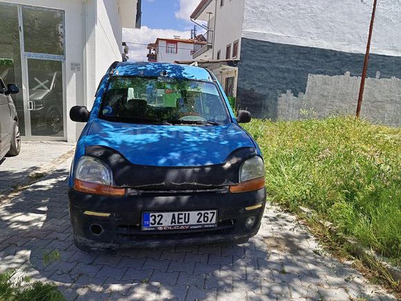 OTOMOBİL RUHSATLI 2 YILDA MUAYENE 1.4 LPG Lİ KANGOO ÇOK ACİL SATILIK l
