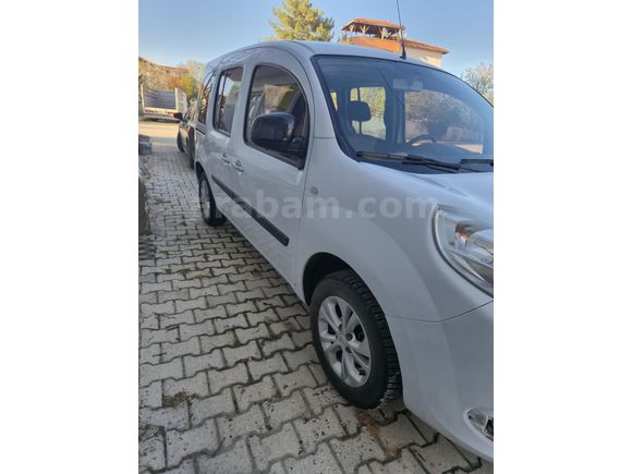 TR'de Tek Bayi çıkışlı Otomobil ruhsatlı Renault Kangoo 1.5 dCi Touch 2017 Model