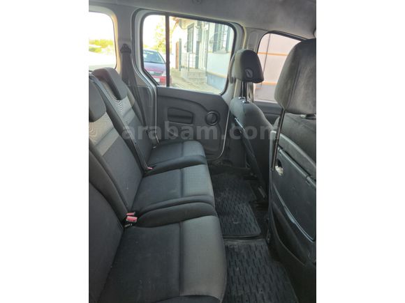 TR'de Tek Bayi çıkışlı Otomobil ruhsatlı Renault Kangoo 1.5 dCi Touch 2017 Model