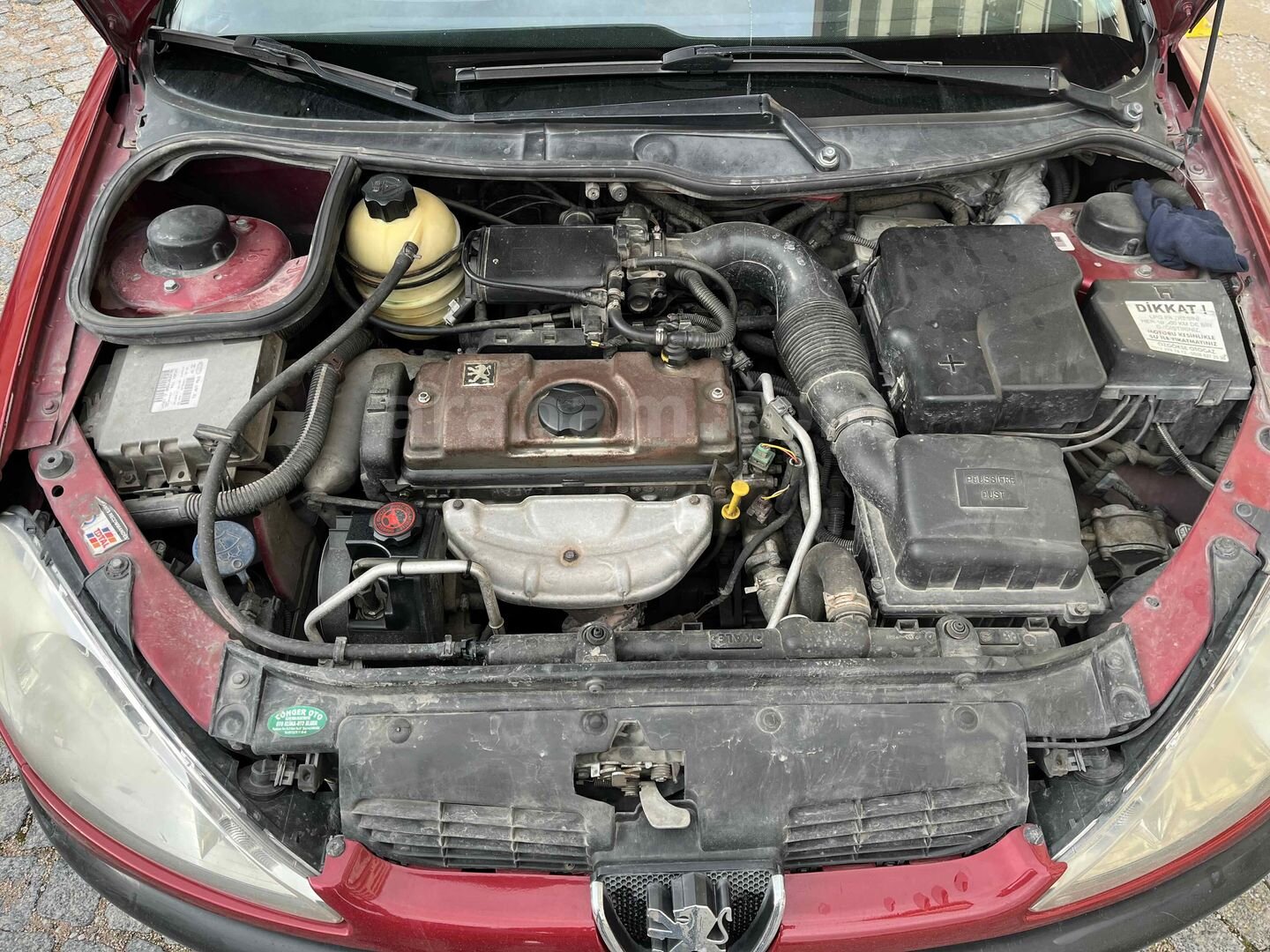 Sahibinden Peugeot 206 1.4 XR 2000 Model Ankara 346.000 km Bordo 7