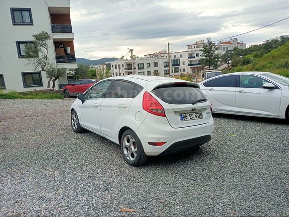 Sahibinden LPG'li Ford Fiesta 1.4 Titanium X 2011 Model 