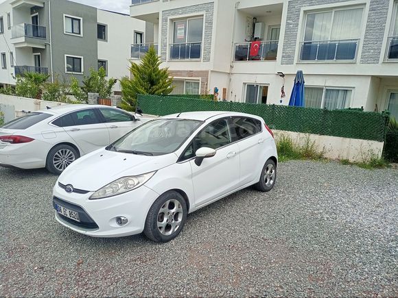 Sahibinden LPG'li Ford Fiesta 1.4 Titanium X 2011 Model 