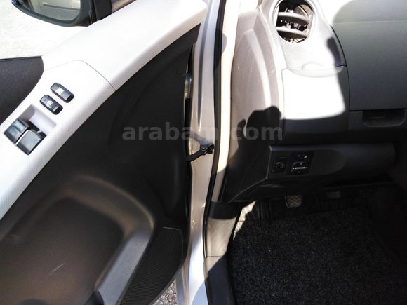 Sahibinden Toyota Yaris 1.3 Terra 2008 Model  126.000 km Gri (metalik)