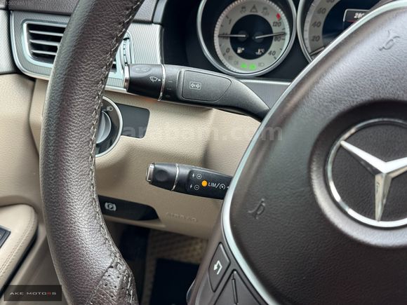 AKE MOTORS'dan Mercedes-Benz E Serisi E180 Elite CAM TAVAN !!!