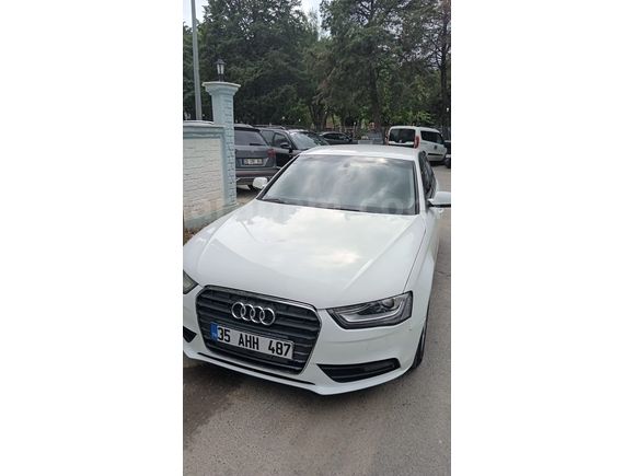Audi A4 Sedan 2.0 TDI 2013 Model 