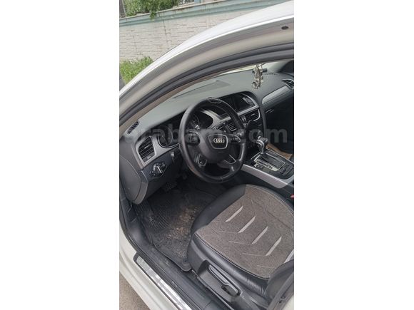 Audi A4 Sedan 2.0 TDI 2013 Model 