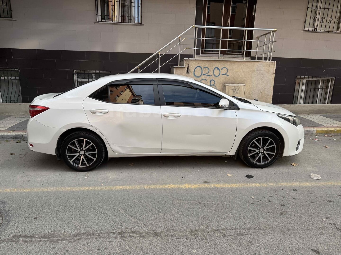 Sahibinden Toyota Corolla 1.33 Life 2015 Model İstanbul 141.000 km Beyaz 6