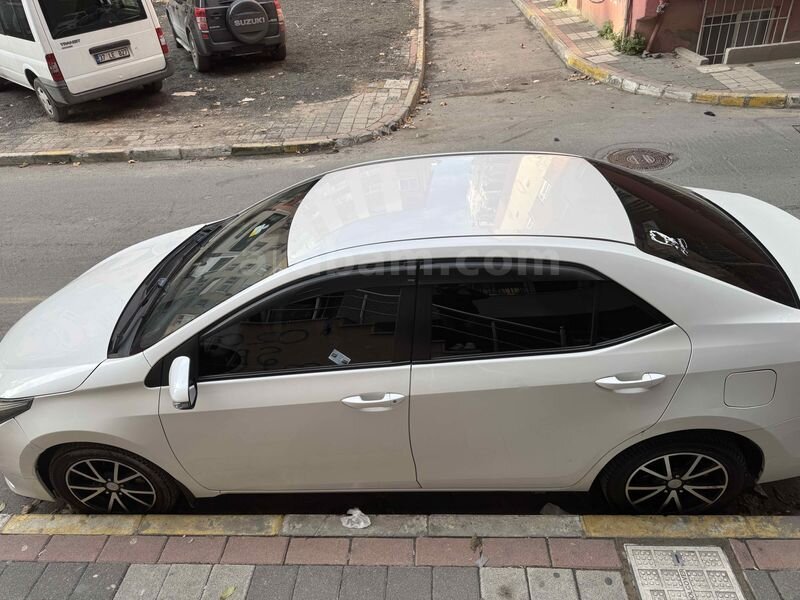Sahibinden Toyota Corolla 1.33 Life 2015 Model İstanbul 141.000 km Beyaz
