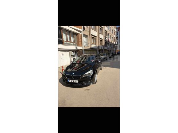 BMW 218i Active Tourer Cam Tavan Değişensiz Bakımlı