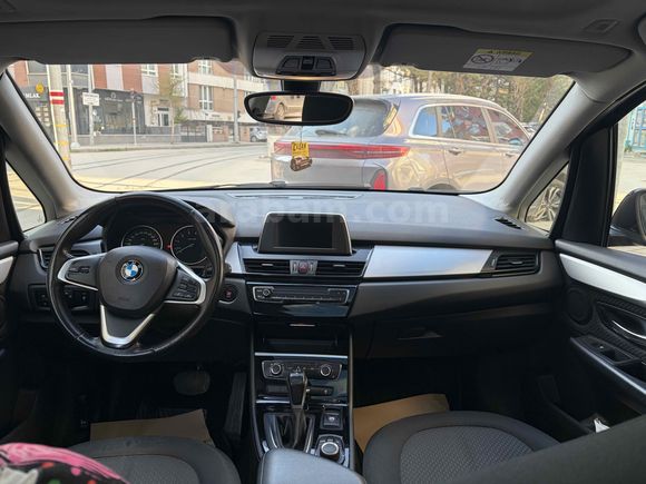BMW 218i Active Tourer Cam Tavan Değişensiz Bakımlı