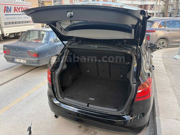 BMW 218i Active Tourer Cam Tavan Değişensiz Bakımlı