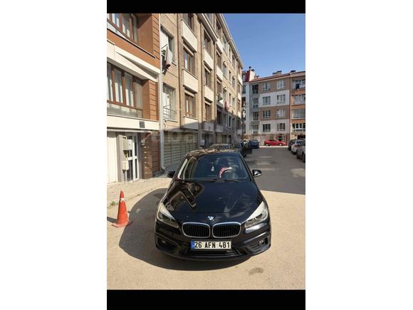 BMW 218i Active Tourer Cam Tavan Değişensiz Bakımlı