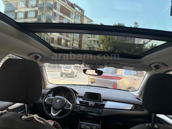 BMW 218i Active Tourer Cam Tavan Değişensiz Bakımlı