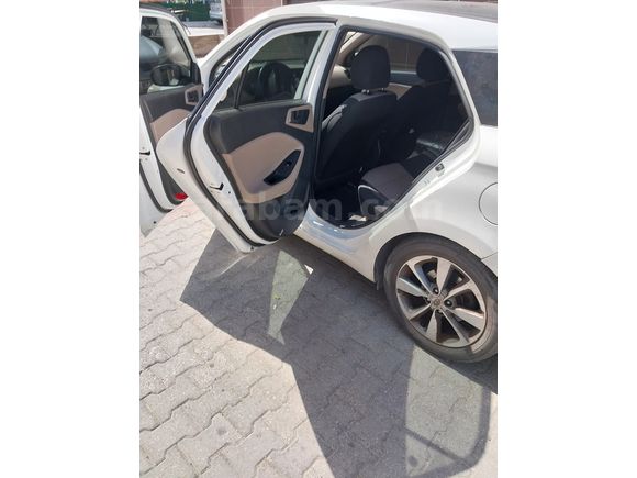 Sahibinden Hyundai i20 1.4 MPI Style 2017 Model 