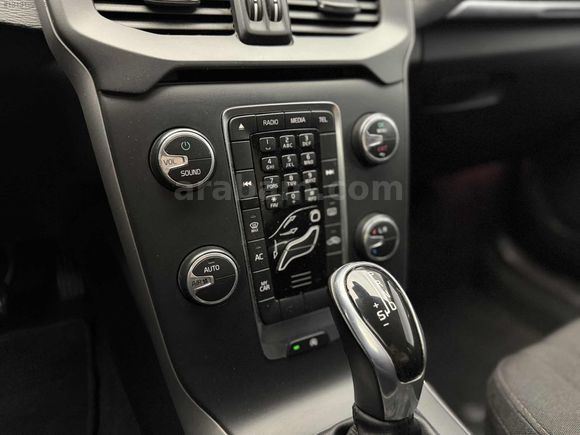 VOLVO V40 1.6 D2 OTOMATİK PREMİUM