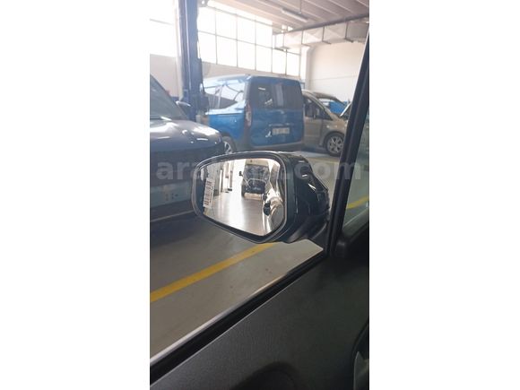 Sahibinden Ford Tourneo Courier 1.5 TDCi Titanium Plus 2022 Model