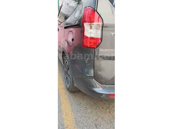 Sahibinden Ford Tourneo Courier 1.5 TDCi Titanium Plus 2022 Model