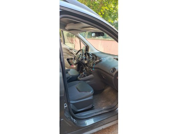Sahibinden Ford Tourneo Courier 1.5 TDCi Titanium Plus 2022 Model