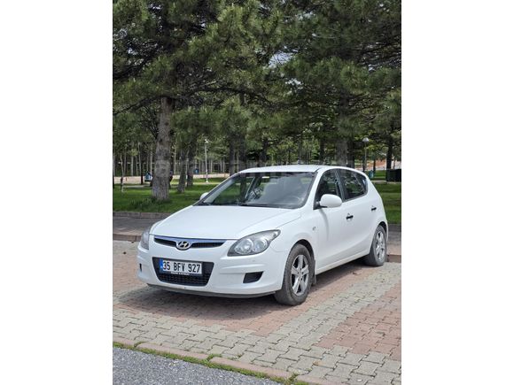 Sahibinden Hyundai i30 1.6 CRDi Team 2011 Model  218.000 km Beyaz