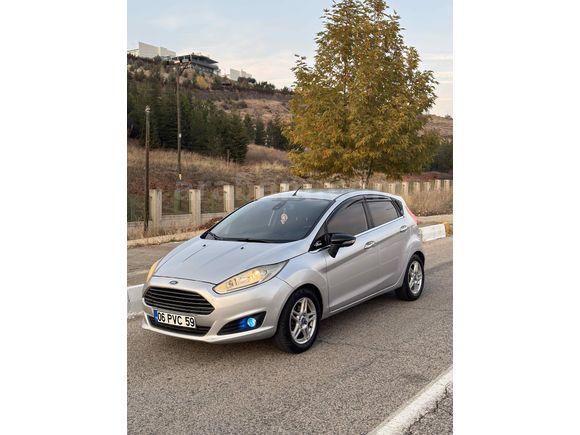 Sahibinden Ford Fiesta 1.5 TDCi Titanium 2014 Model  215.000 km Gri (Gümüş)
