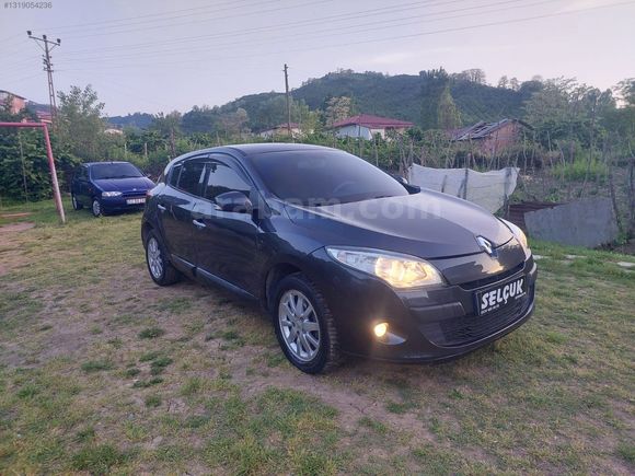 2012 MEGANE III 1.5 DCİ OTOMATİK VİTES CAM GİBİ