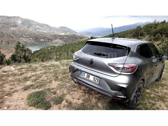 İLK Sahibinden Renault Clio Alpine 2025 Model, 4.100'de.
