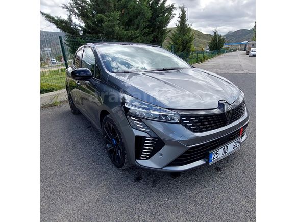 İLK Sahibinden Renault Clio Alpine 2025 Model, 4.100'de.