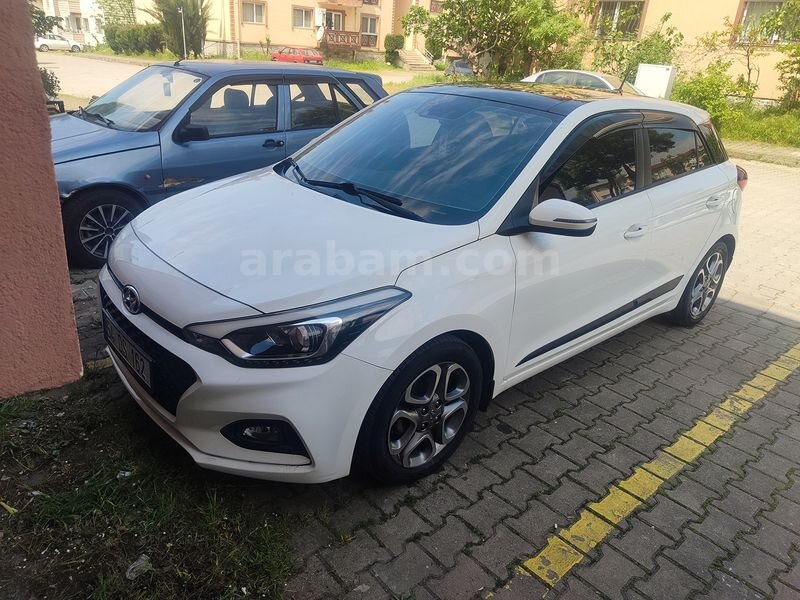 Sahibinden Hyundai i20 1.4 MPI Elite Smart 2018 Model Sakarya 156.000 km Beyaz
