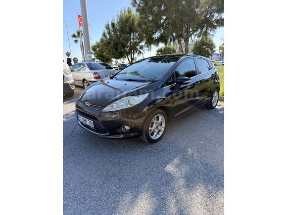 Sahibinden Ford Fiesta 1.4 Titanium 2012 Model 120bin km bakımlı temiz araç 