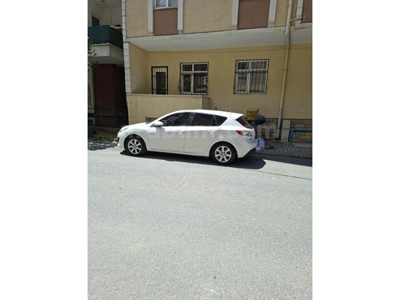 ACİL!Sahibinden Mazda 3 1.6 Impressive 2010 Model  195.000 km Beyaz