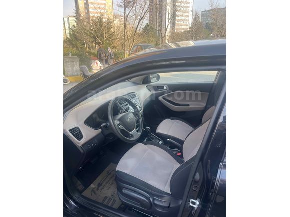 Sahibinden Hyundai i20 1.4 MPI Style 2014 Model  129.633 km Siyah