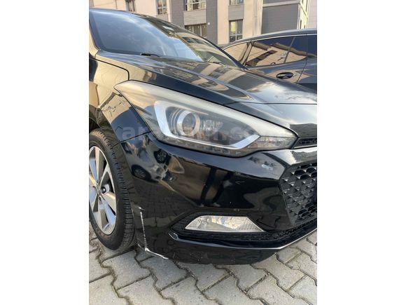 Sahibinden Hyundai i20 1.4 MPI Style 2014 Model  129.633 km Siyah