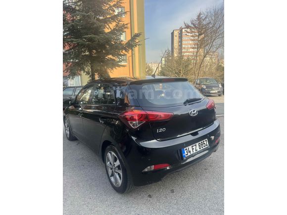 Sahibinden Hyundai i20 1.4 MPI Style 2014 Model  129.633 km Siyah