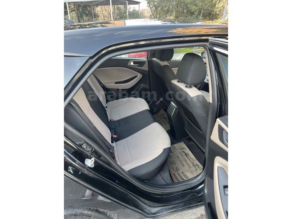 Sahibinden Hyundai i20 1.4 MPI Style 2014 Model  129.633 km Siyah