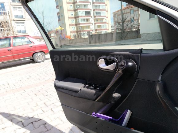 Sahibinden Renault Megane 1.6 Dynamique 2004 Model  325.000 km