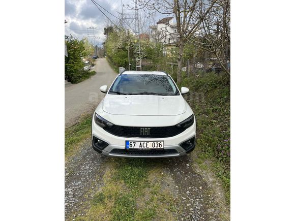 Sahibinden Fiat Egea Cross 1.4 Fire Urban 2023 Model  Servis Garantili..