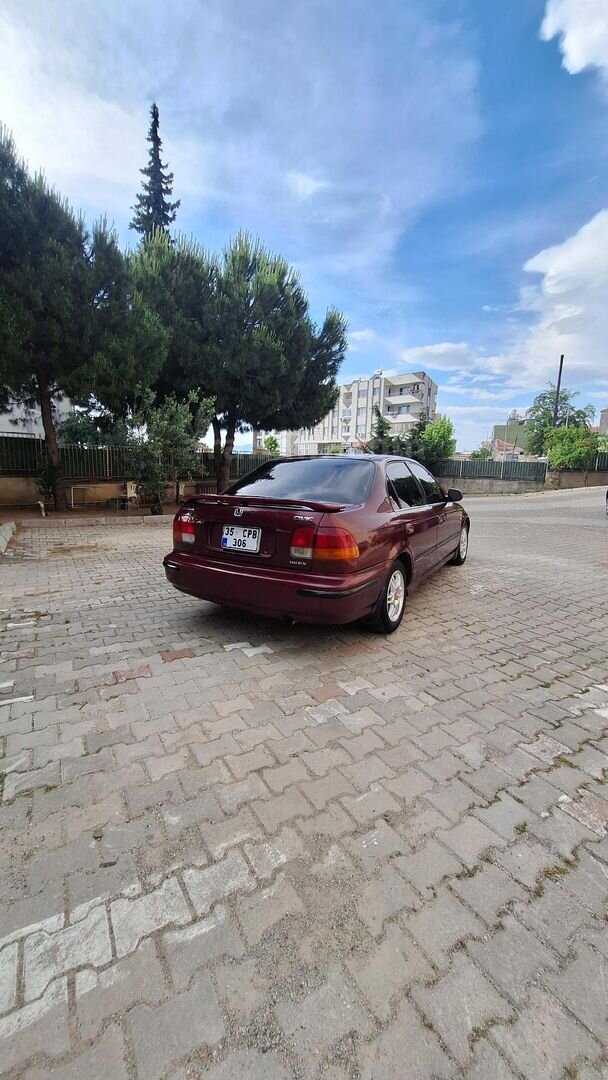 Sahibinden Honda Civic 1.6 i ES 1998 Model İzmir 416.500 km Bordo 5