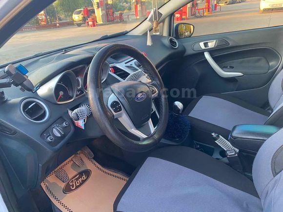 Sahibinden Ford Fiesta 1.4 TDCi Titanium 2012 Model 