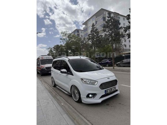 Sahibinden Ford Tourneo Courier 1.5 TDCi Titanium 2019 Model 