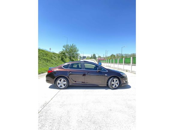 Sahibinden sanrooflu Opel Astra 1.6 CDTI Sport 2014 Model  188.000 km Kahverengi