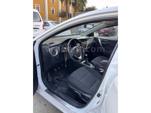 Sahibinden Toyota Auris 1.4 D-4D Active Skypack 2013 Model Mersin