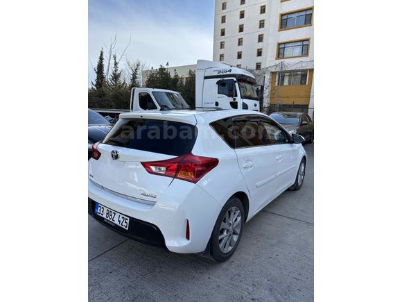 Sahibinden Toyota Auris 1.4 D-4D Active Skypack 2013 Model Mersin