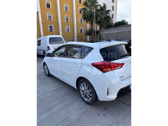 Sahibinden Toyota Auris 1.4 D-4D Active Skypack 2013 Model Mersin