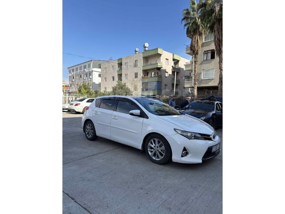 Sahibinden Toyota Auris 1.4 D-4D Active Skypack 2013 Model Mersin